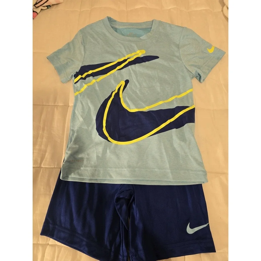 NEW LOT Of 6‎ Sets Of Nike , Puma , Fila , B/Glove , Size 7= 6 Shirts & 6 Shorts